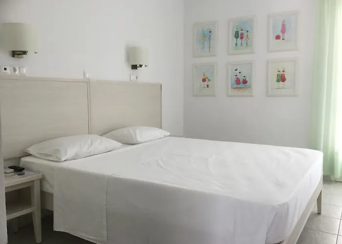 Yiannis (adults Only) Megali Ammos (Skiathos)