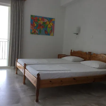 Yiannis (adults Only) بيت ضيافة شاطئ ميغالي أموس